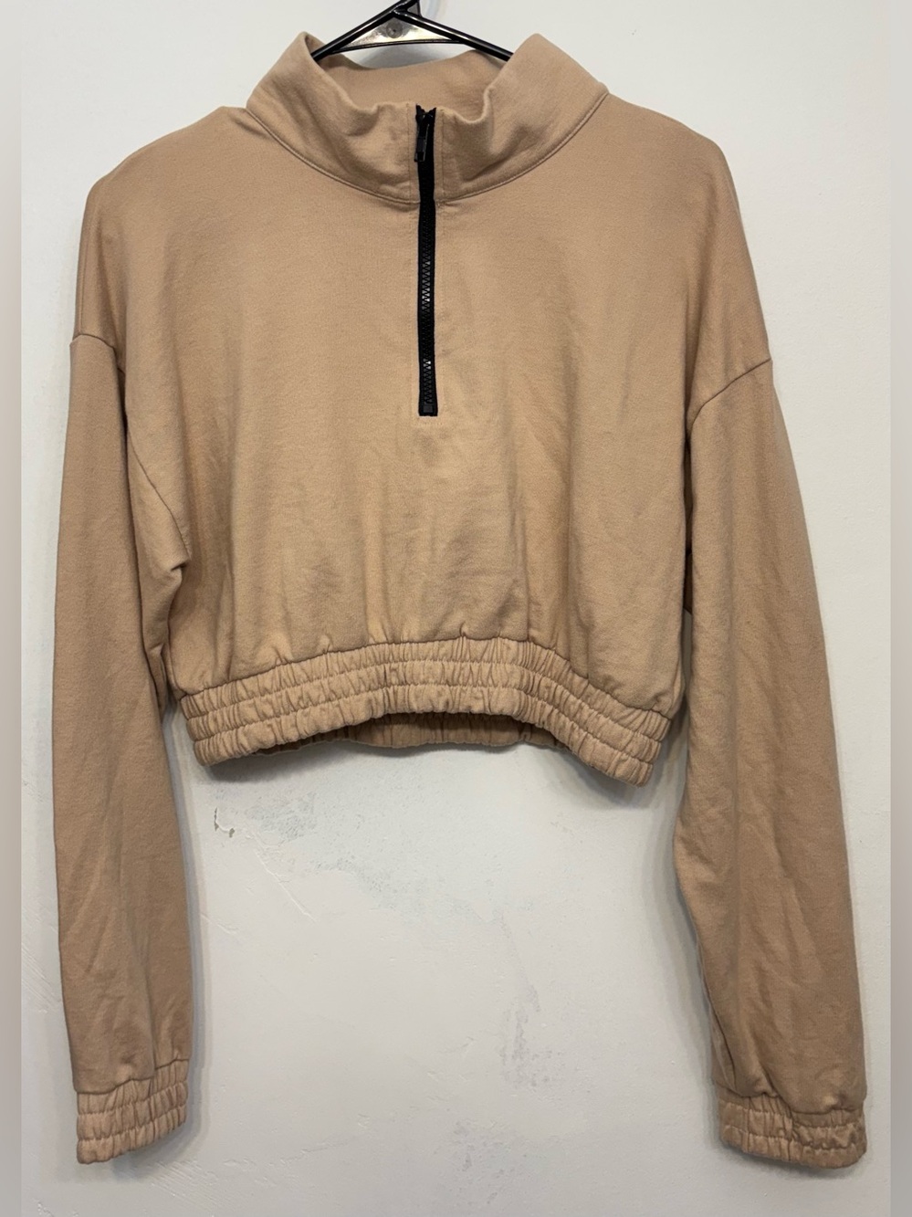 Forever 21 Beige Half Zip Cropped Pullover Sweatshirt Womens Size Medium